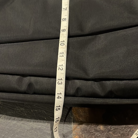 NWT CoolBell 18 x 14” cooling laptop Case with Carrying Strap - Picture 4 of 9